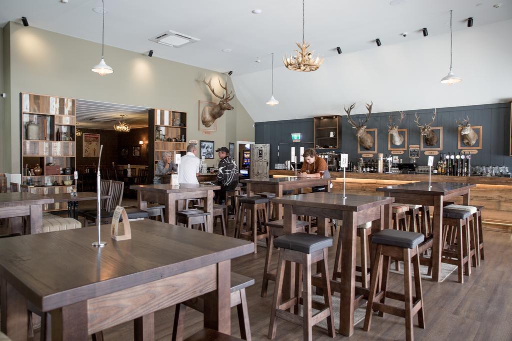 The Harvest Hotel Cromwell Esterno foto