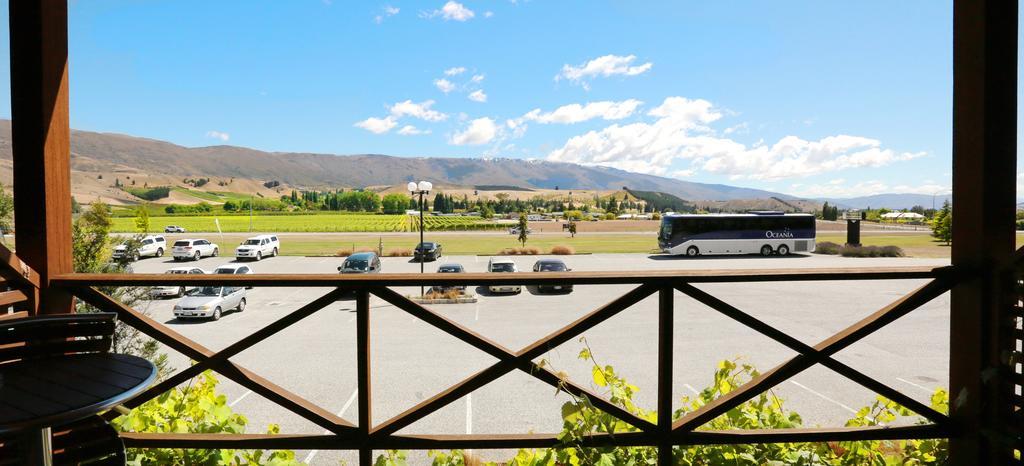 The Harvest Hotel Cromwell Esterno foto
