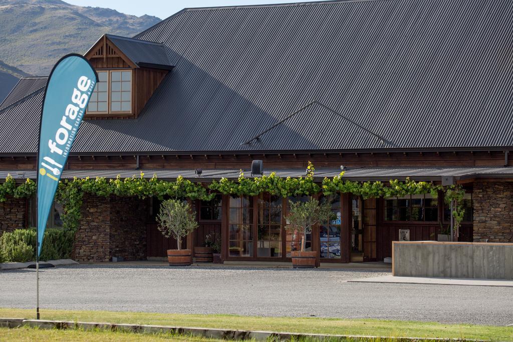 The Harvest Hotel Cromwell Esterno foto