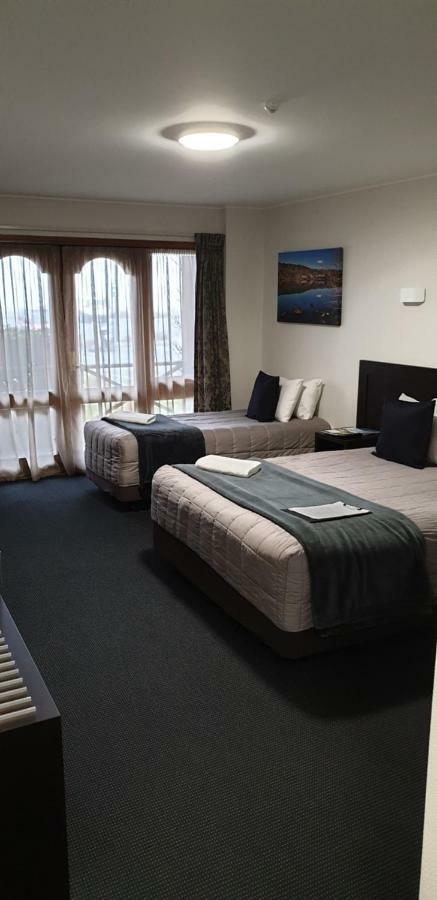 The Harvest Hotel Cromwell Esterno foto