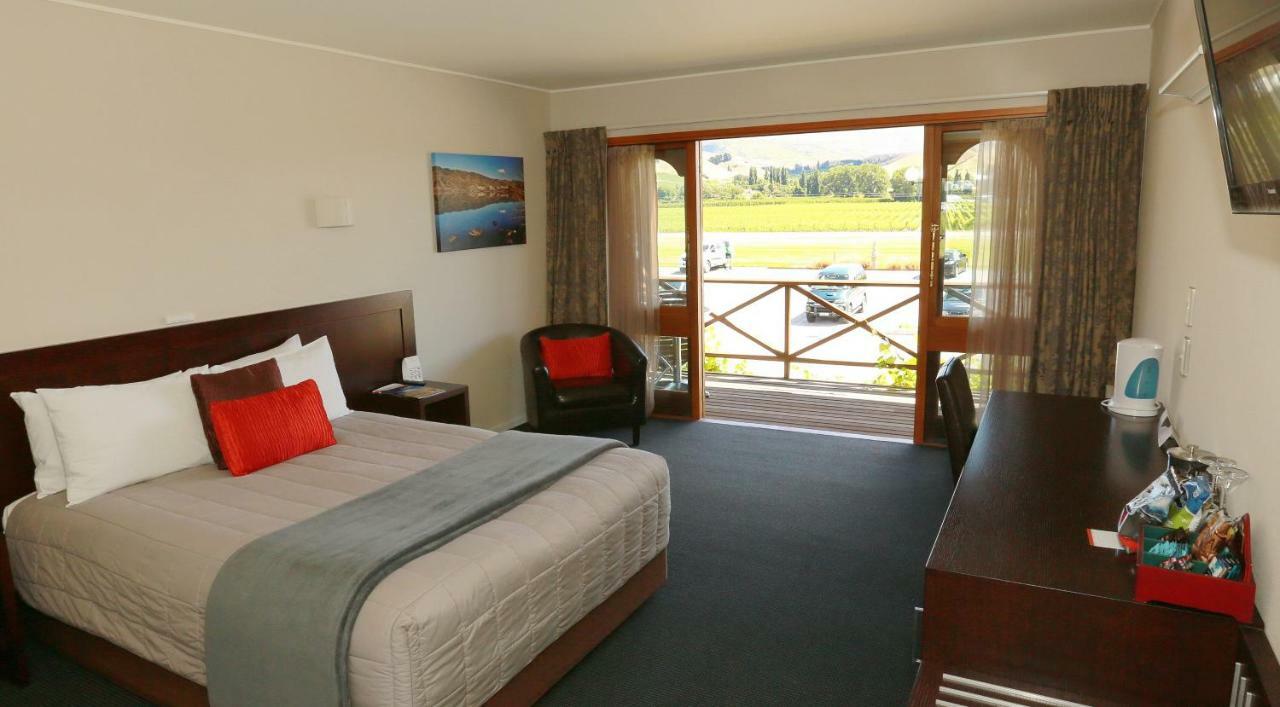 The Harvest Hotel Cromwell Esterno foto